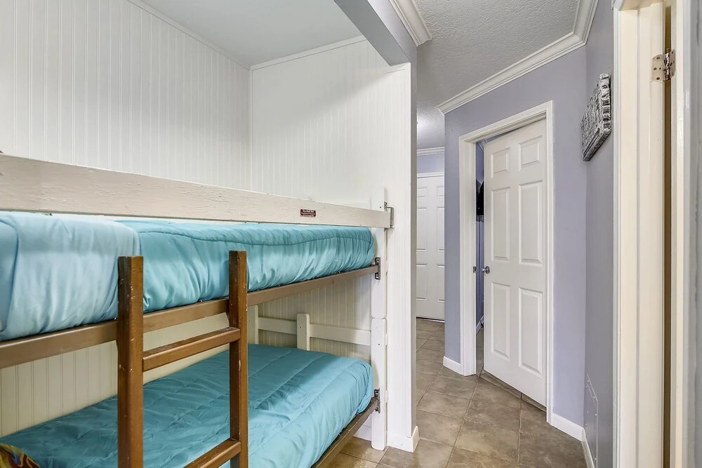 Victorian 9326-Deja Blue - 1 Br Condo