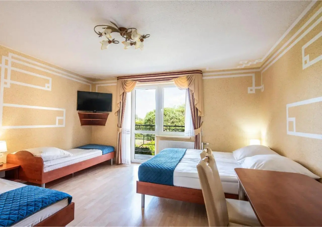 VILLA DORA - CENTRUM,BASEN PODGRZEWANY,JACUZZI SAUNA, Plac zabaw, Parking