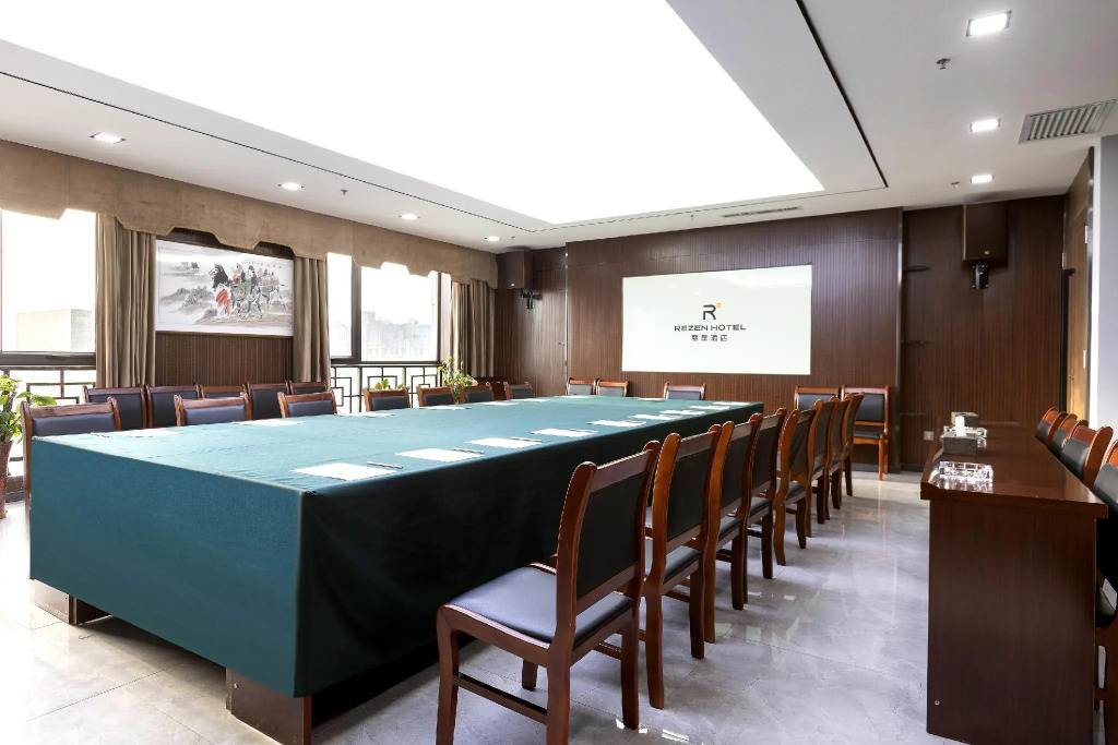 Atour Hotel Urumqi High-speed Railway Station