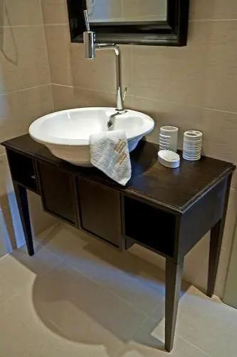 Mosaic Venetian Harbour Suites