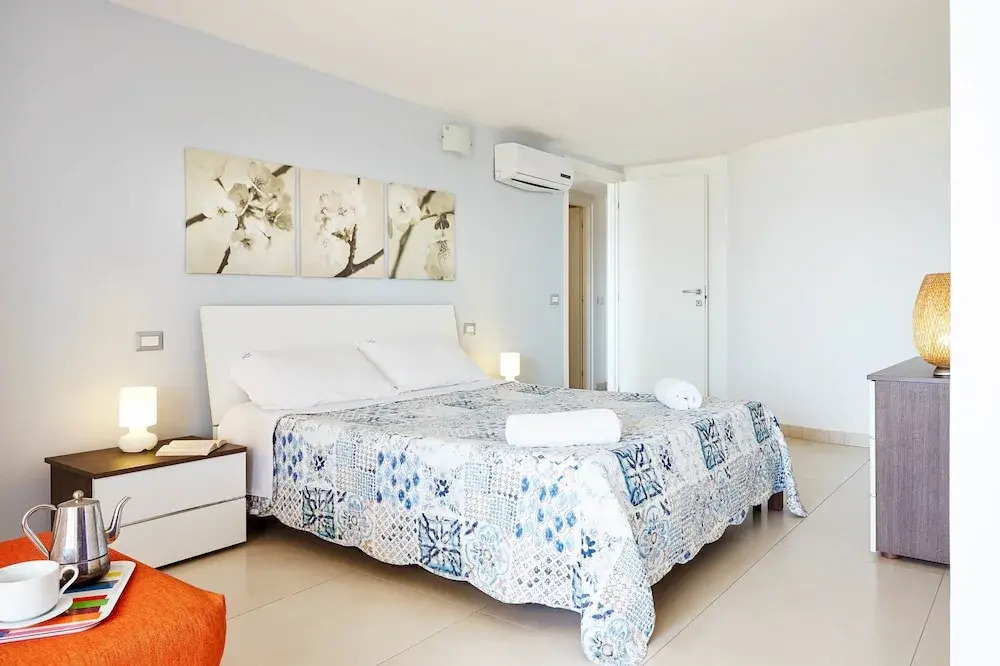 Aura CaseSicule, only for Sea View Lovers, Modern Style Apartment in City Center, Wi-Fi