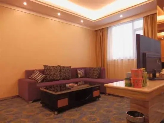 Xixia Chaoyue Business Hotel