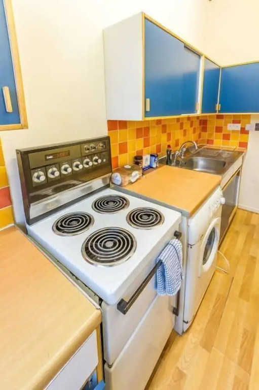 Charming and Spacious New Town Apartment