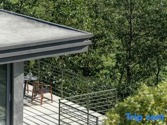 Wind Whispering Retreat • Mind-Body Rejuvenation •  Forest Villa  Hotel