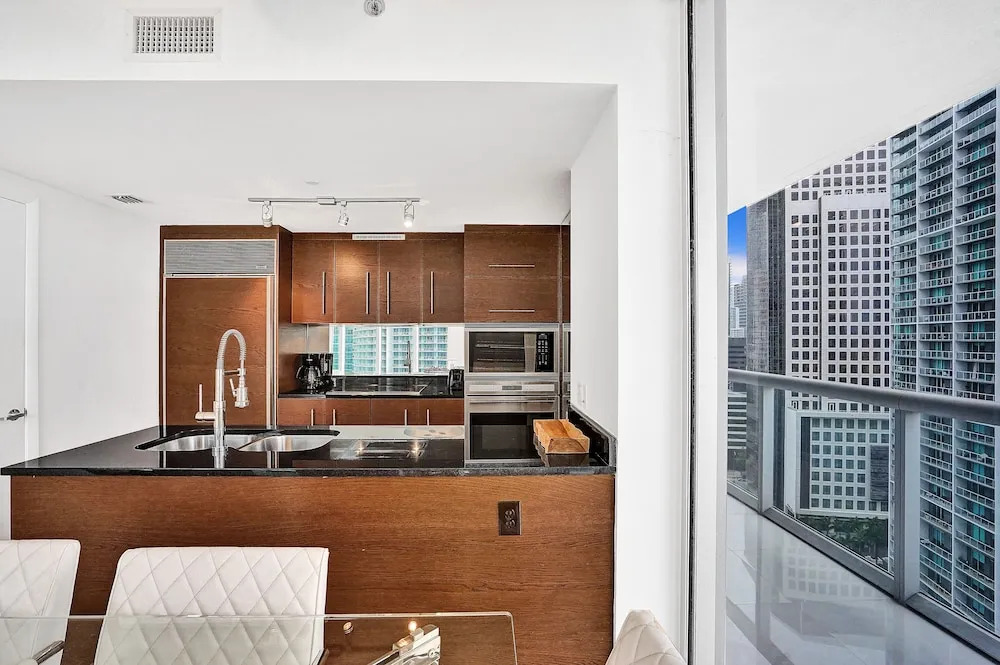 LUXURY W HOTEL BRICKELL 2BD, Miami