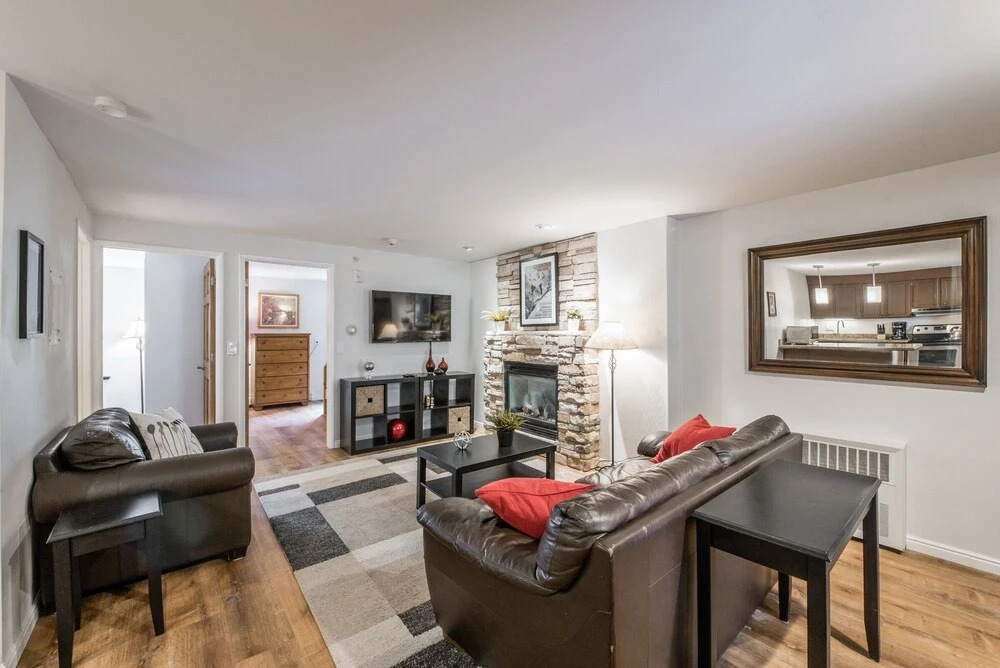 New Listing! Pool, Spa & Sauna - Walk To Ski Lifts 2 Bedroom Condo