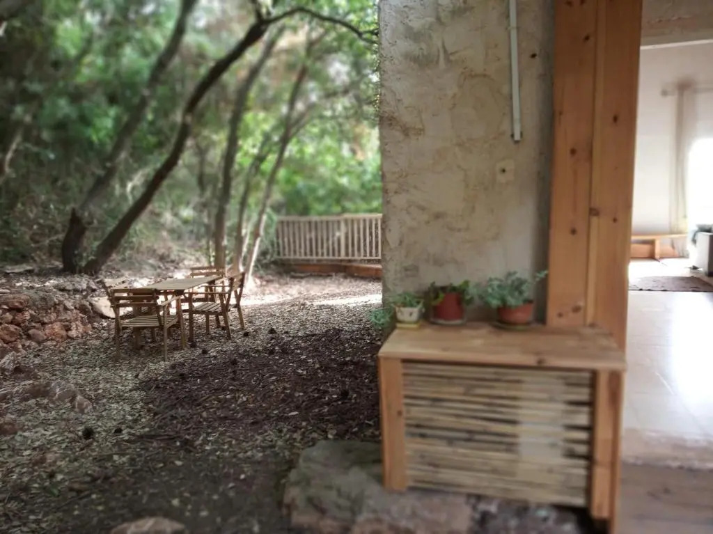 THE HOUSE IN THE OAKS הבית באלונים