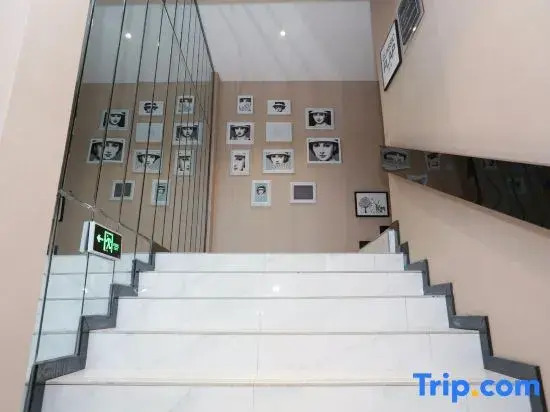 Ximan Qingya Hotel (Zhengzhou South Third Ring Road Zhongzhou Avenue)