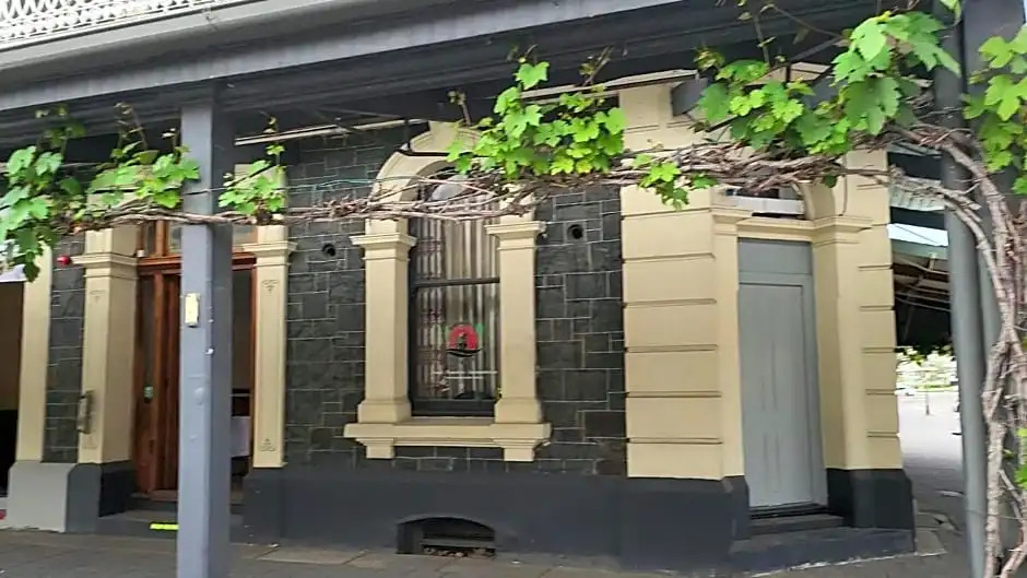 Royal Arms Hotel