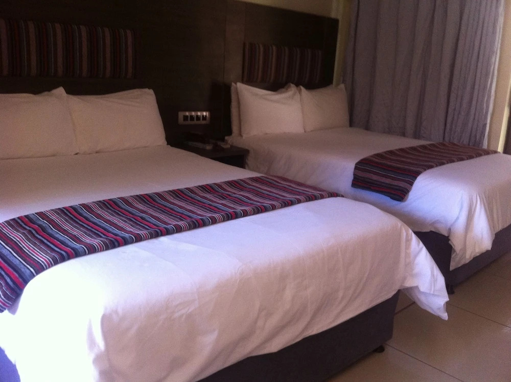 Desert Sands Hotel