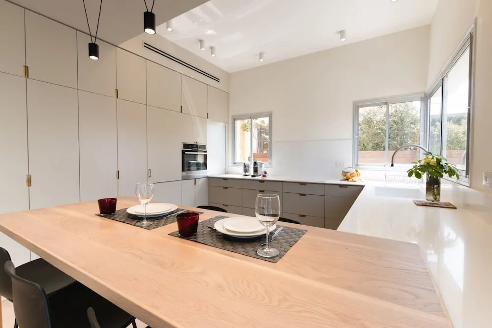 Live like Royalty in TLV DLX 2 Floor Apt