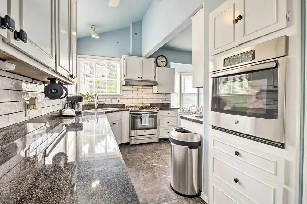 Family-Friendly Savannah Vacation Rental w/ Decks