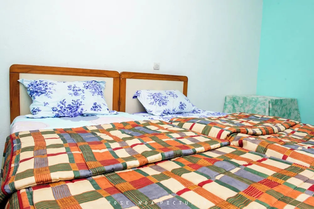 Odza, Modern Apartment, 3 Bedrooms, Private Parking