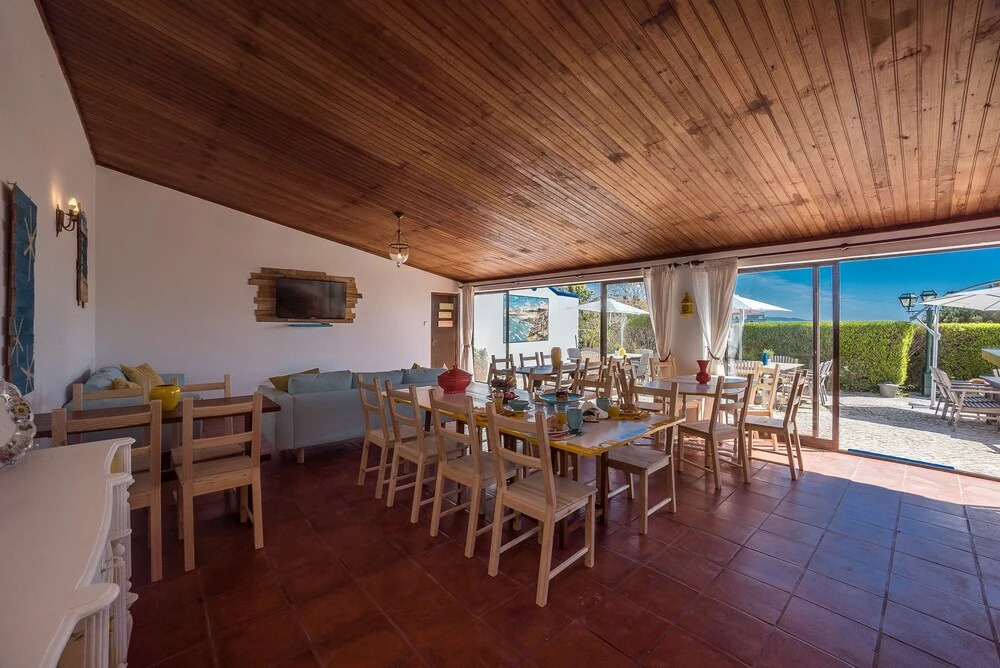 Ericeira Villa Surf Camp Hostel