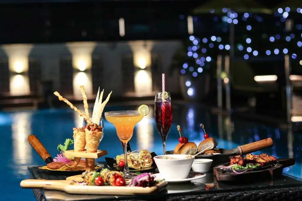 Mahagun Sarovar Portico Suites
