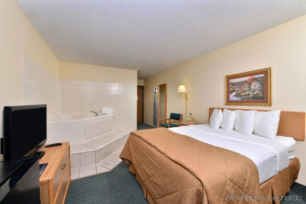 Americas Best Value Inn & Suites Detroit Lakes