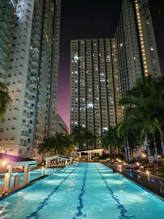 Elegant Studio @ Grass Residences 1-5 persons only, Quezon City