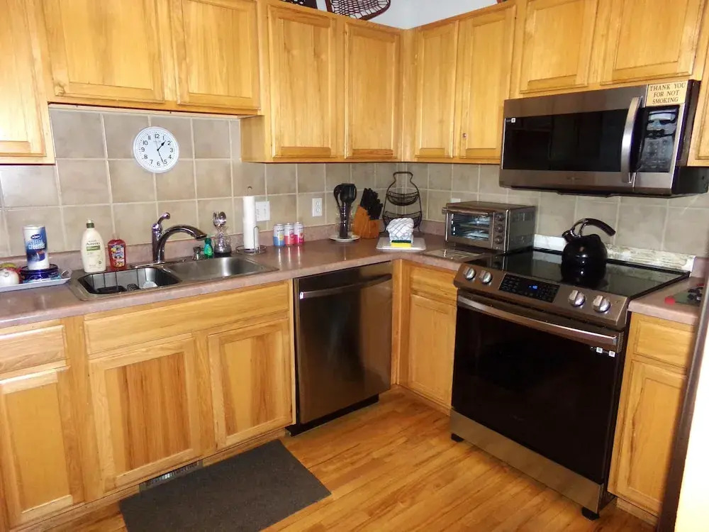 Forest Park 3 Bed 4 Bath Townhome