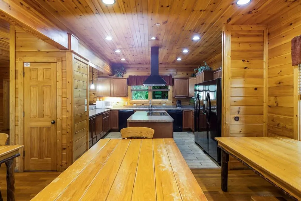 Dogwood Grand Cabin Hot tub and Games