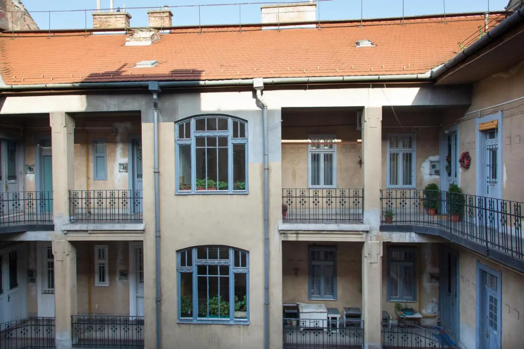 Self check-in eco studio - free street parking closeby