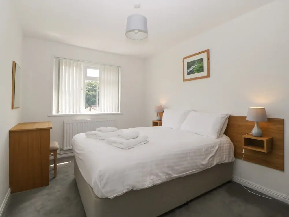 Harcombe House Bungalow 12