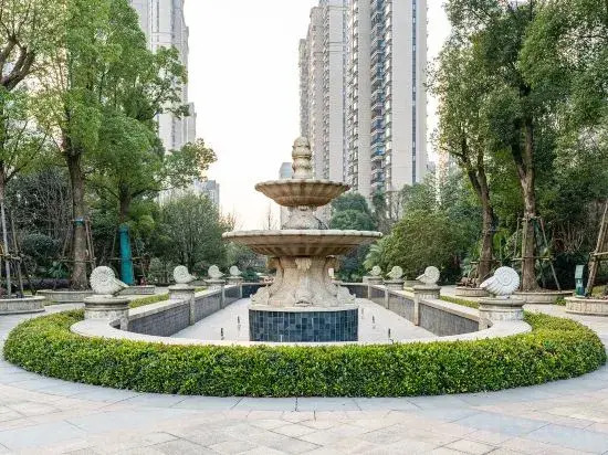 Yueyang Jingcheng Hotel (East Railway Station Branch)