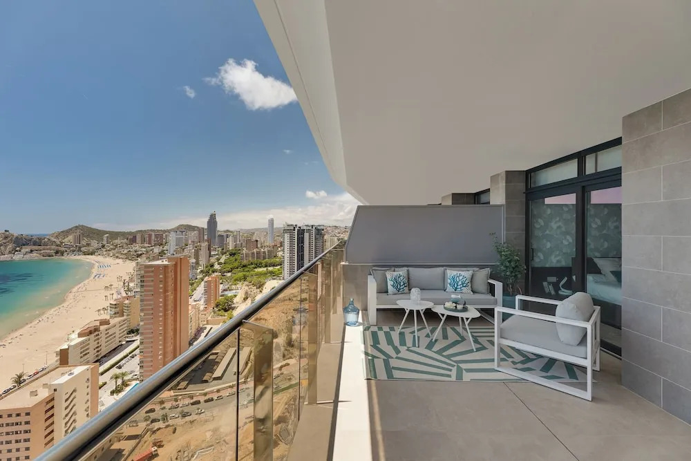 Sunset Cliffs Apartments Tower 2