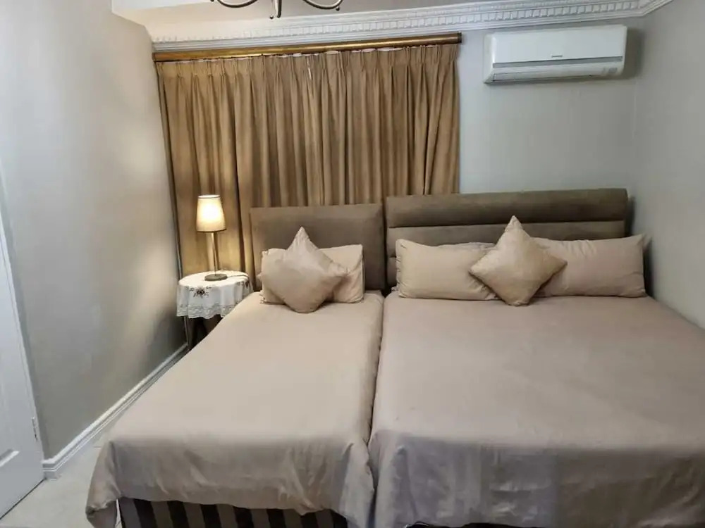 Savoy Lodge - Nice Budget Triple Room 2