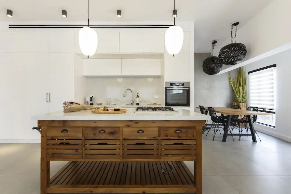 AirTLV-Bazel Apartment With Balcony