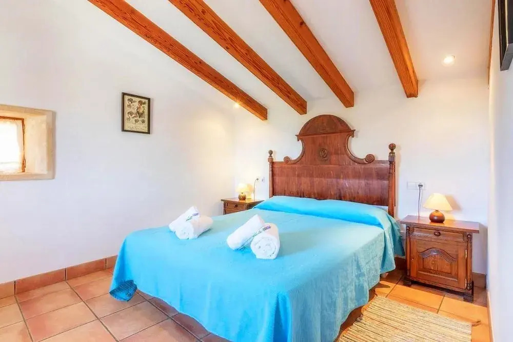 Villa in Búger with private courtyard