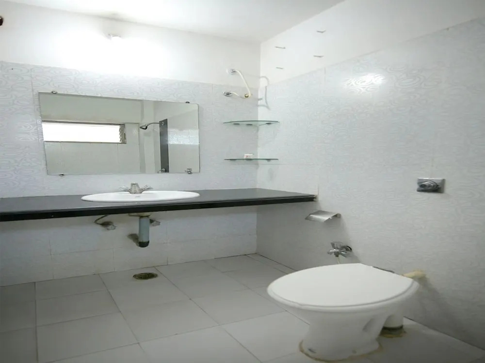 OYO 9857 Hotel Suryaa