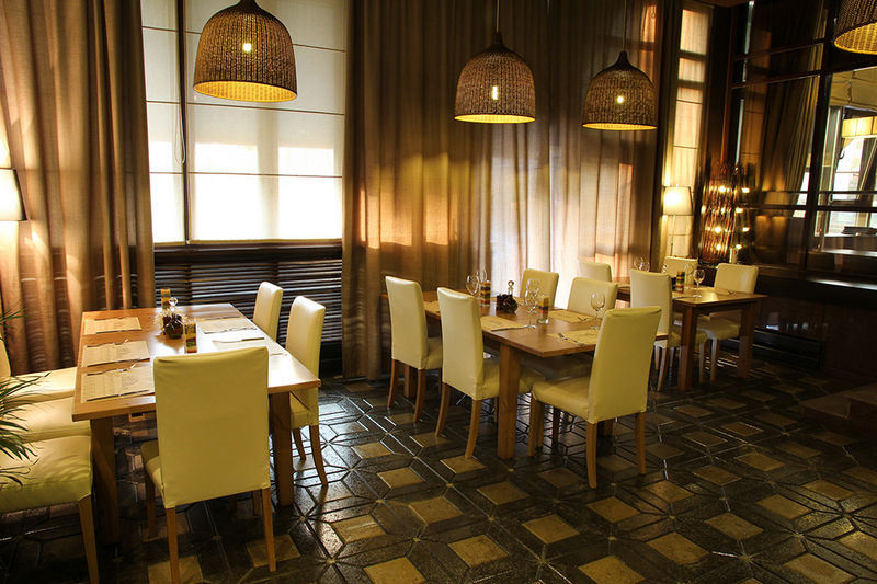 Oтель Киров