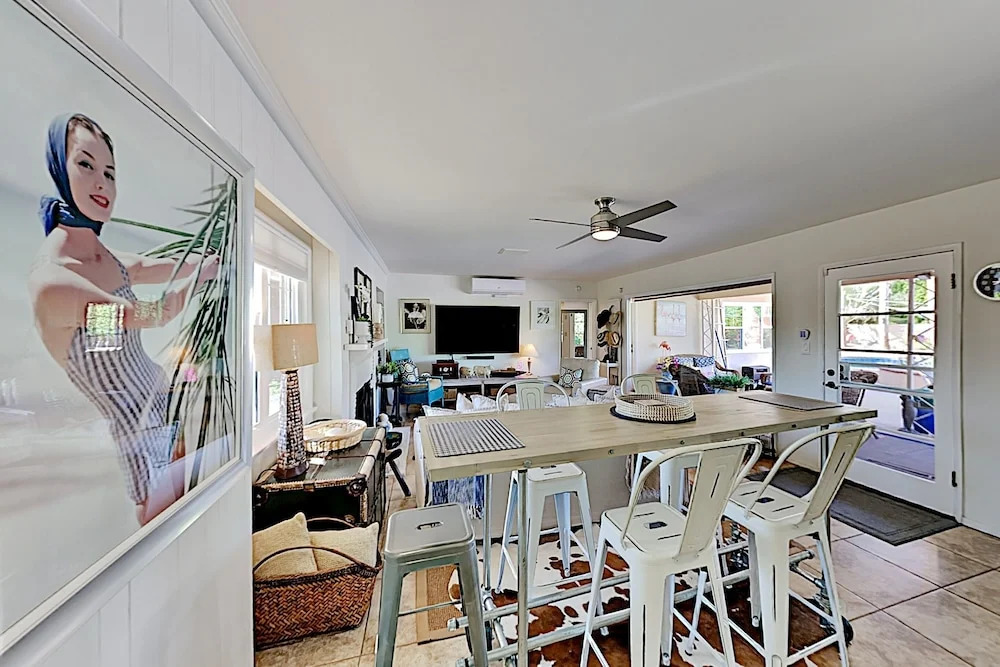 Flamingo House 2 Bedrooms 2 Bathrooms Home