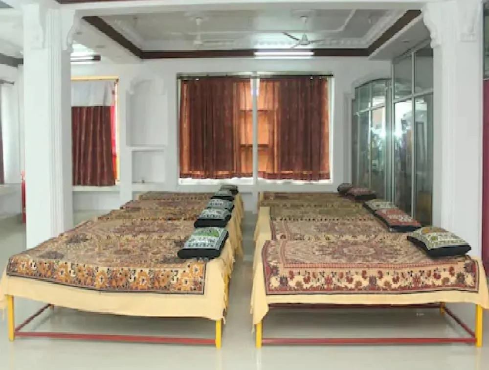 Goroomgo R. K. Dormitory Lucknow