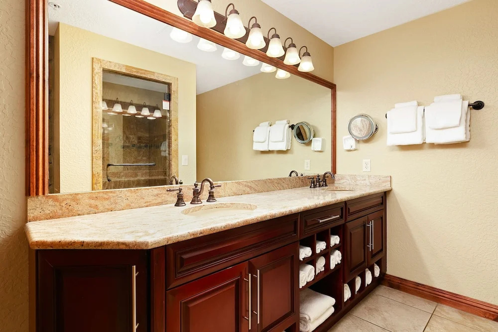 White Pines 1-BD Penthouse at Westgate - Tycoon
