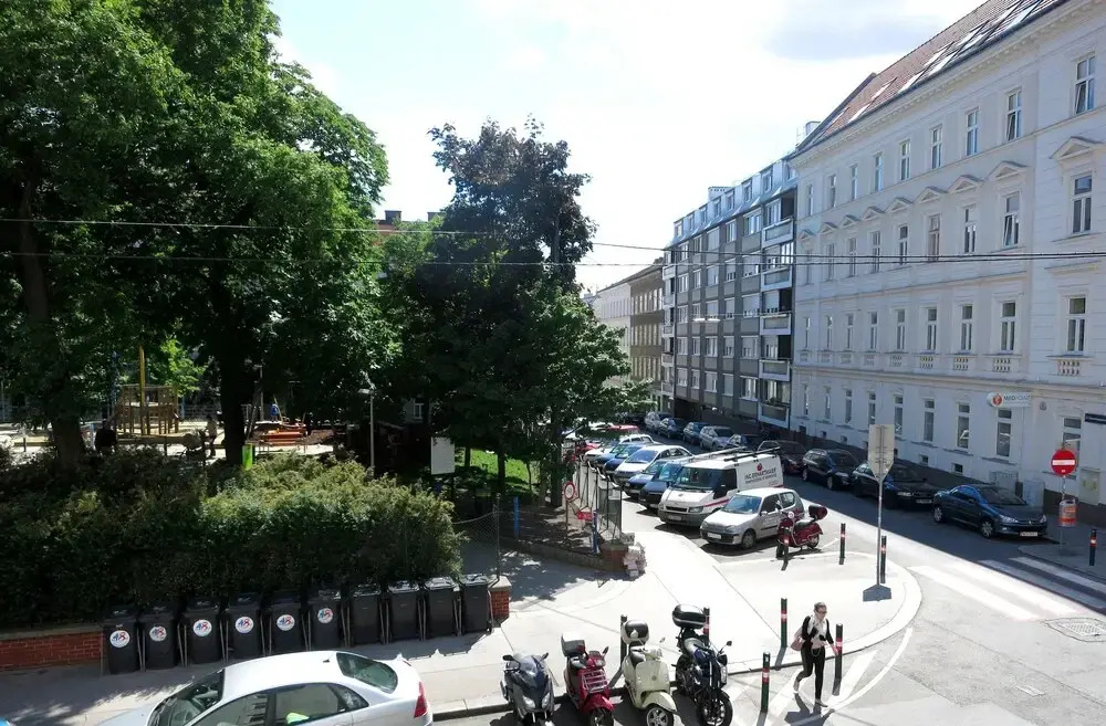 Apartment Theresiengasse Check in 15h to 22h Only