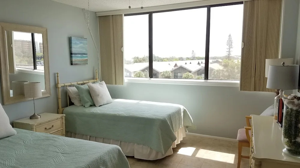 1055 Beach Condo E-404 2 Bedrooms 2 Bathrooms Condo