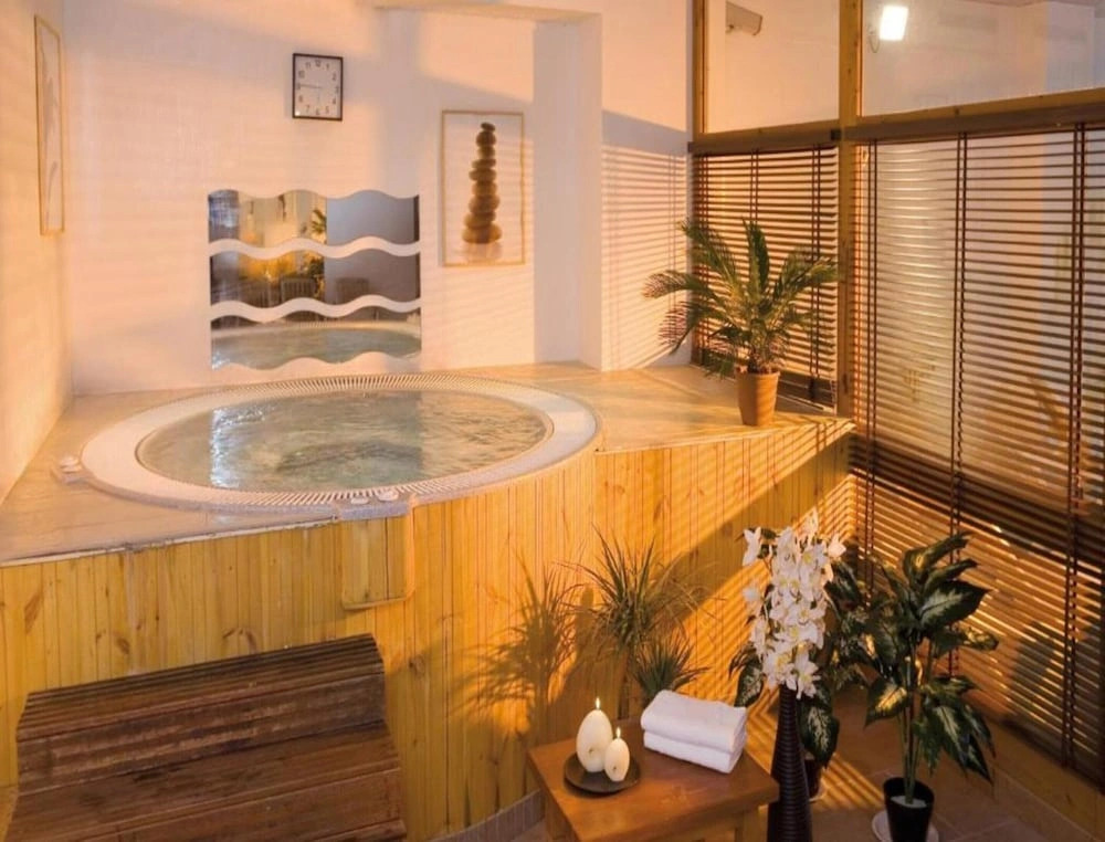 Premium Family Hub for Five Guests