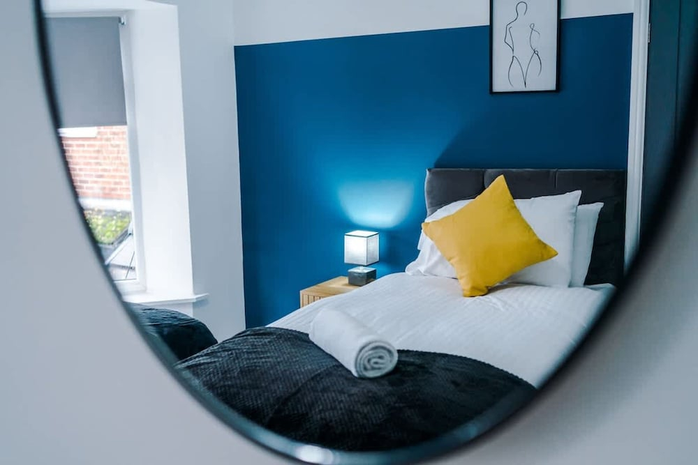 Spacious 3-bed Ideal for Long-term Business