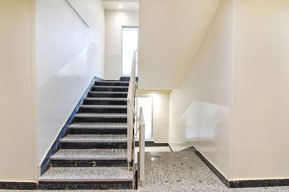 Fabhotel The Luxurie International