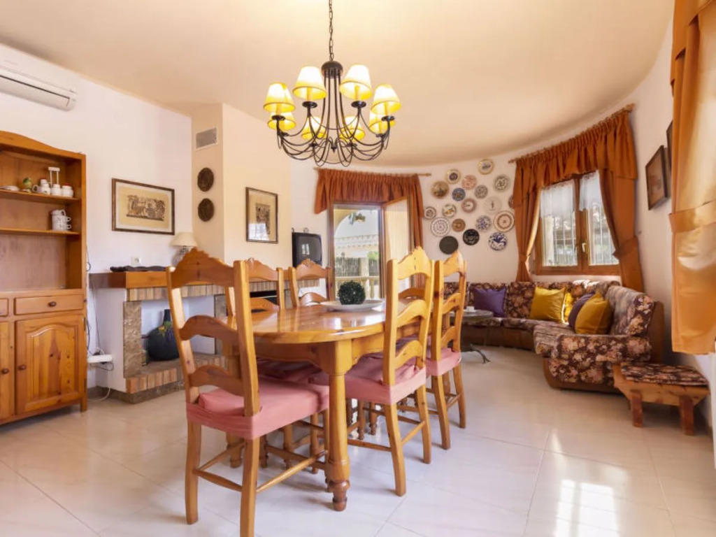 House Nellyana Deltebre