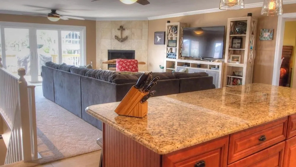 Palm Breeze - 4 Br Home