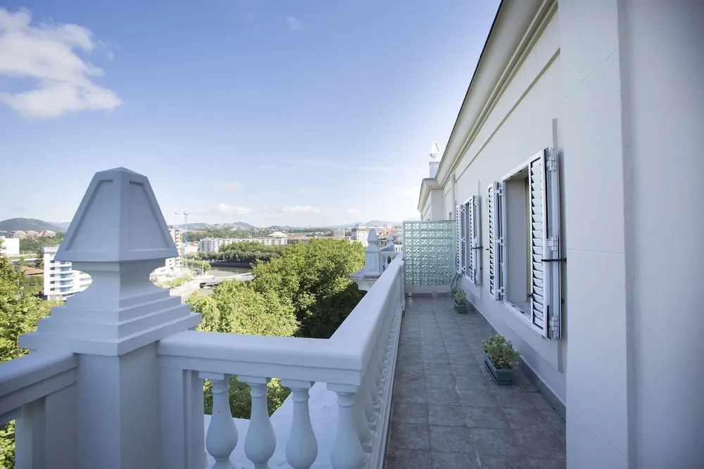 Mirador by People Rentals