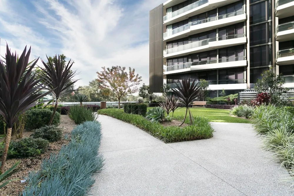Chic CBD Pad + Pool + Gym + Sauna + Parking