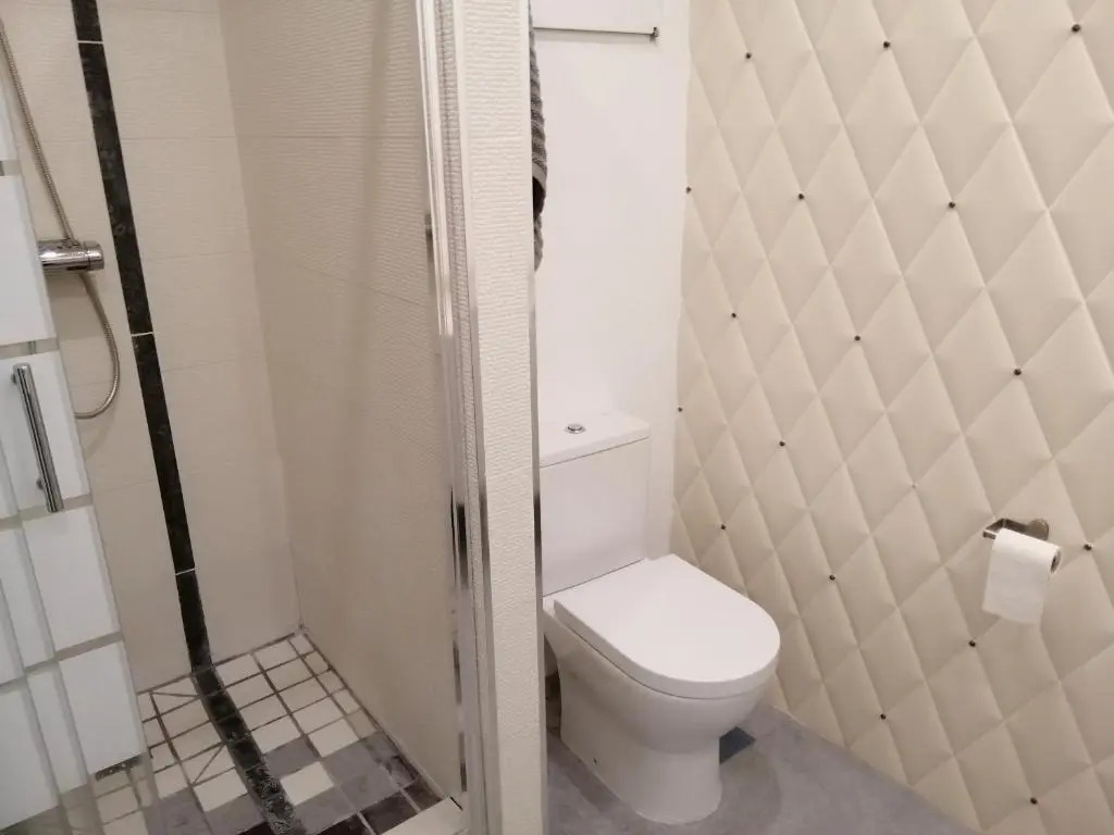 Modern 2 BR corner unit in the heart of Alicante