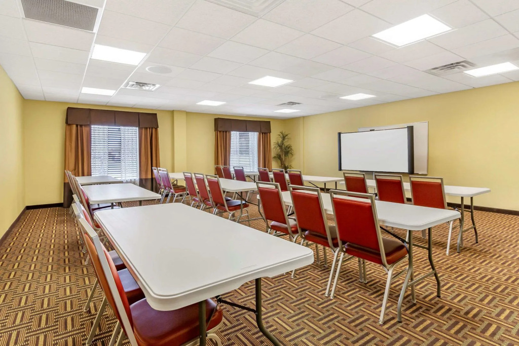 Legend Hotel Minot