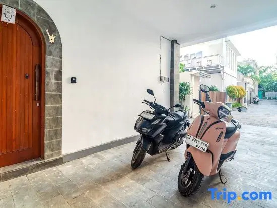 NEW 2BR Villa in Berawa w/Pool, Beach fast Wi-Fi