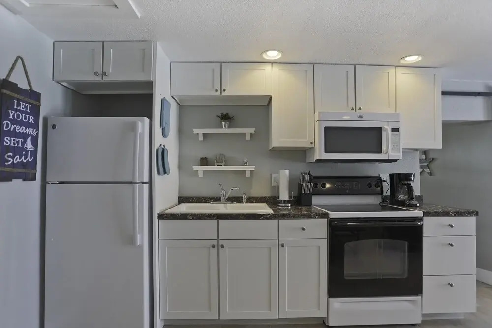 1 Bedroom Bay Front Villa Bring Your Boat Dock Space Available 1 Villa by Redawning