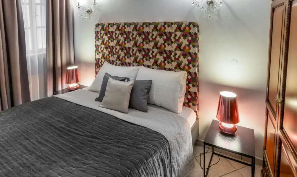 Chateau 9 Apartments by Adrez