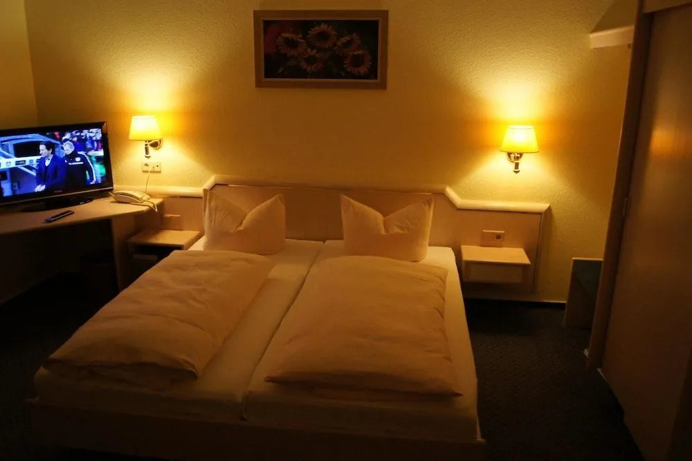 Hotel "Drei Rosen" OHG Regina & Hans - Peter Faßbinder